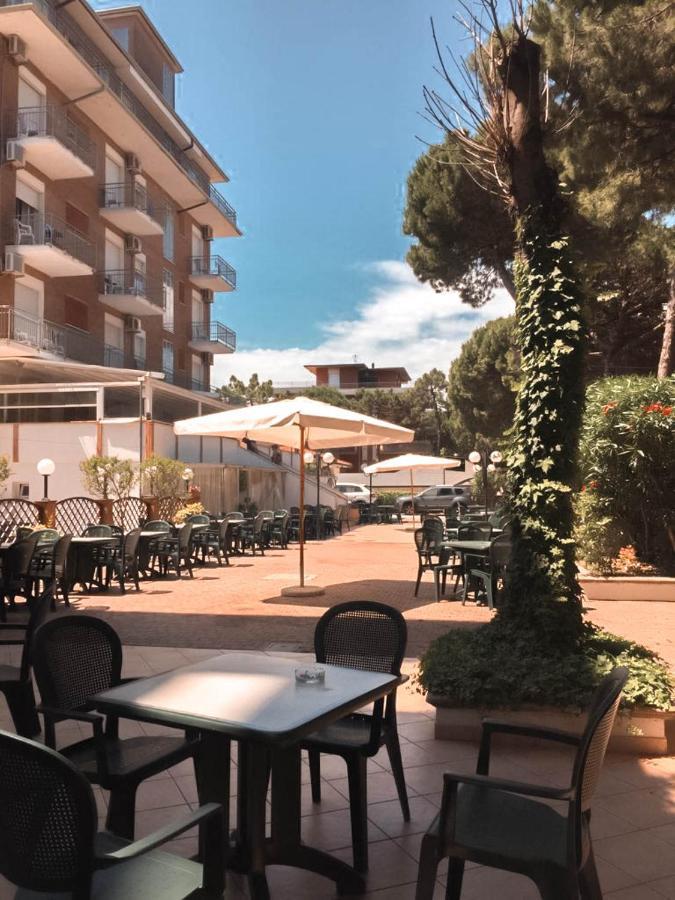 Hotel Zeus チェルヴィア エクステリア 写真