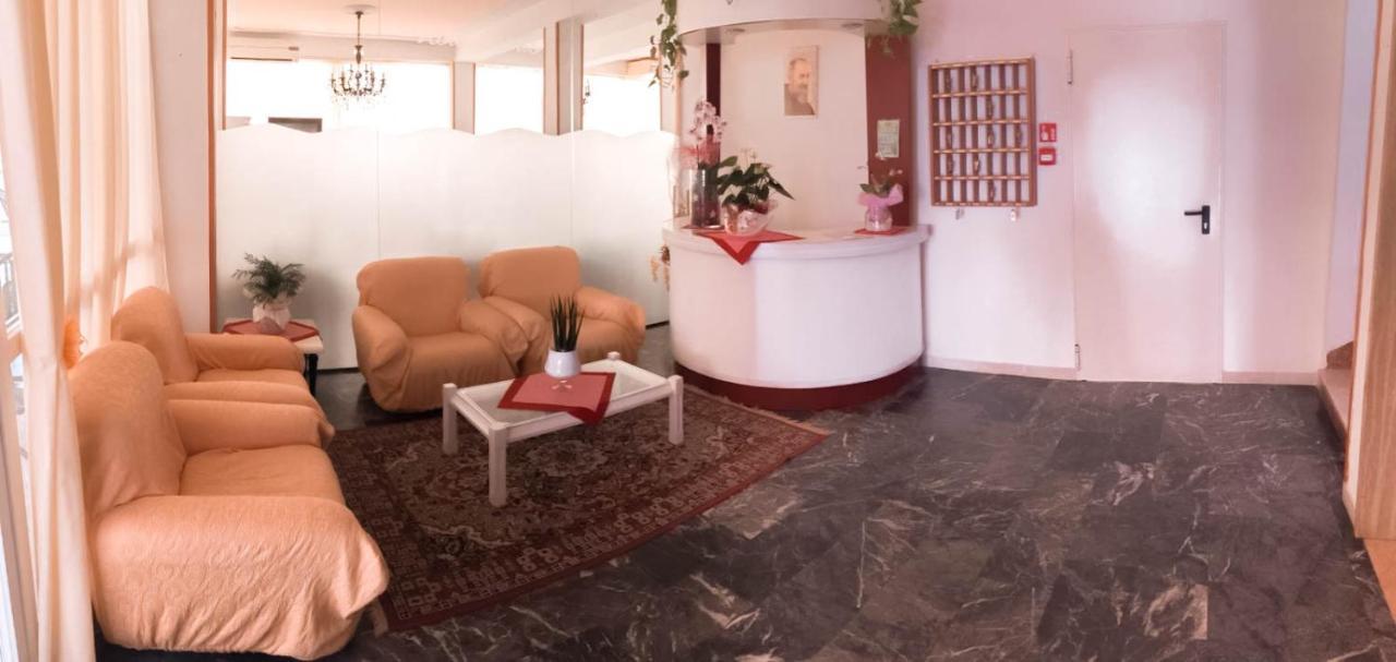 Hotel Zeus チェルヴィア エクステリア 写真