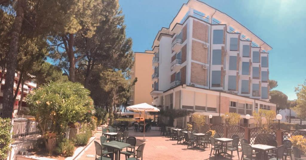 Hotel Zeus チェルヴィア エクステリア 写真