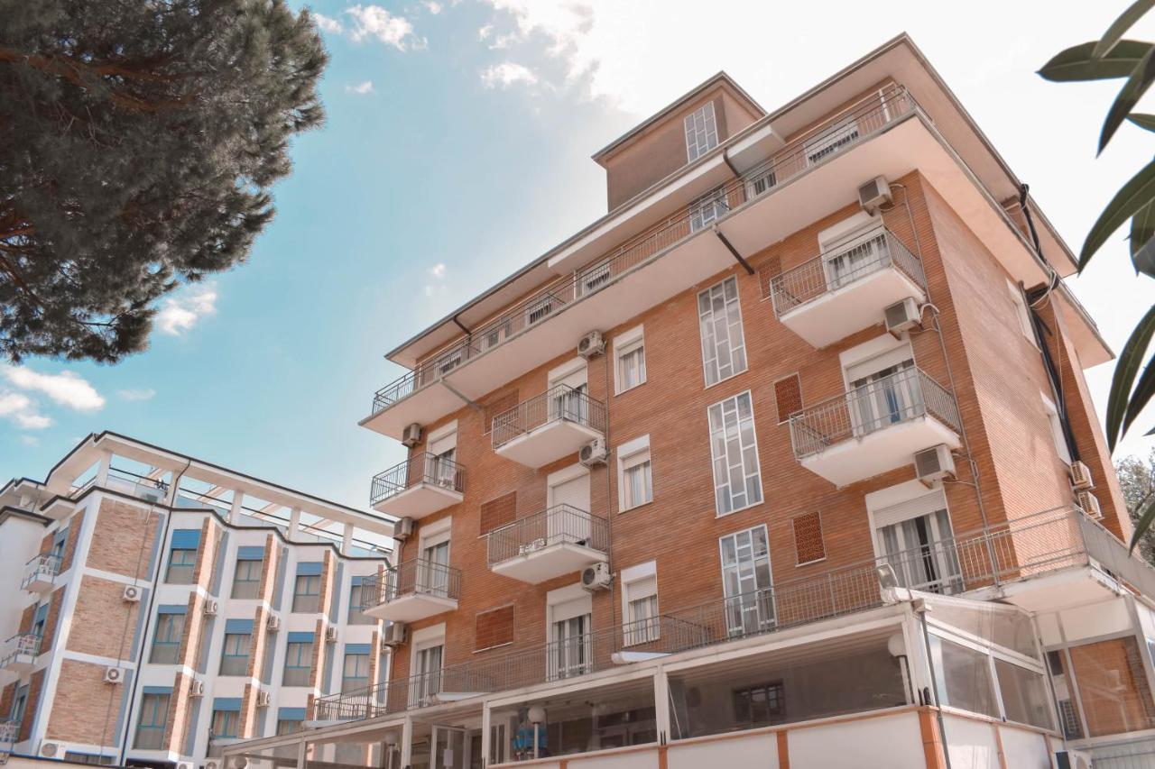 Hotel Zeus チェルヴィア エクステリア 写真