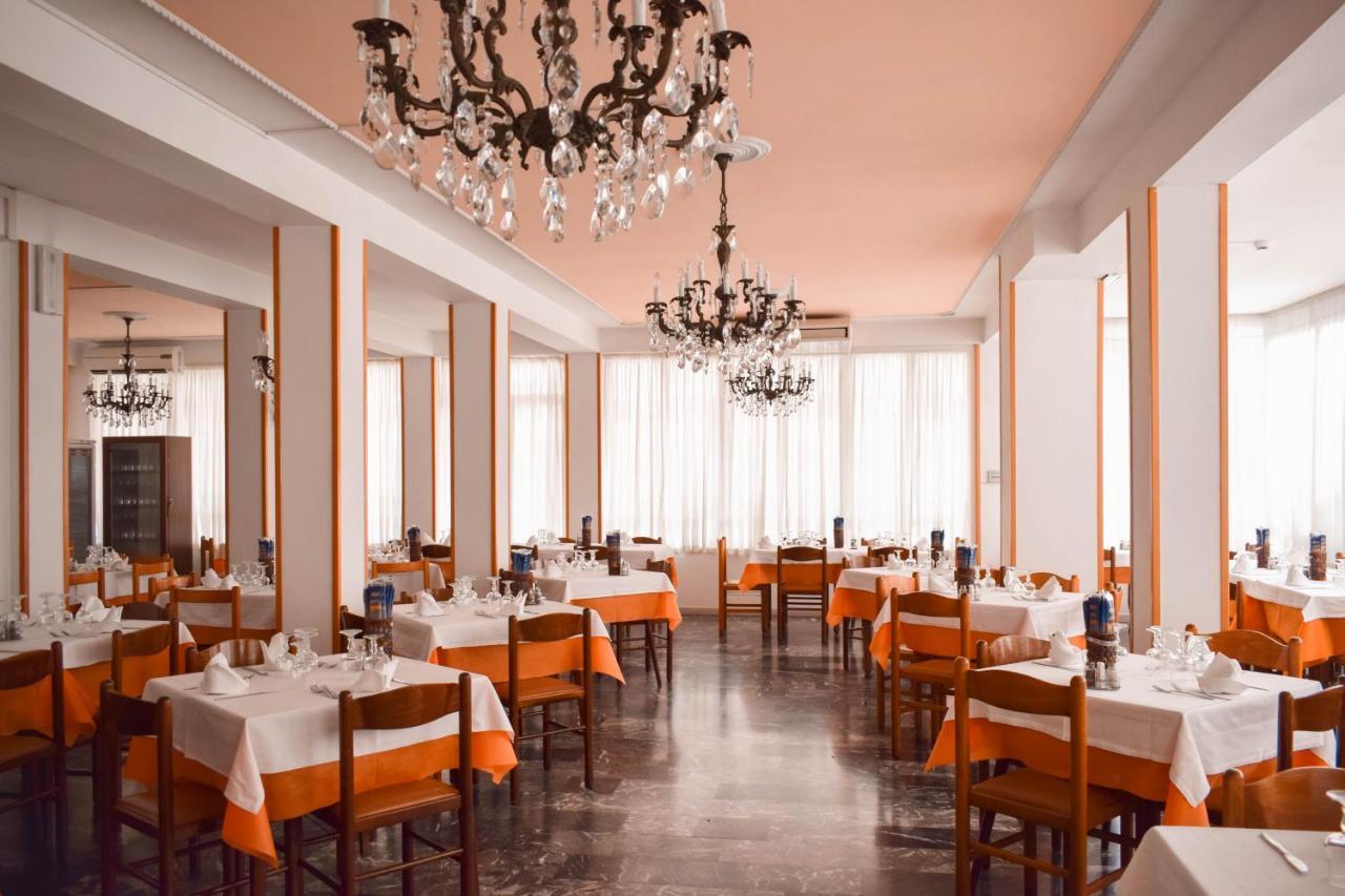 Hotel Zeus チェルヴィア エクステリア 写真