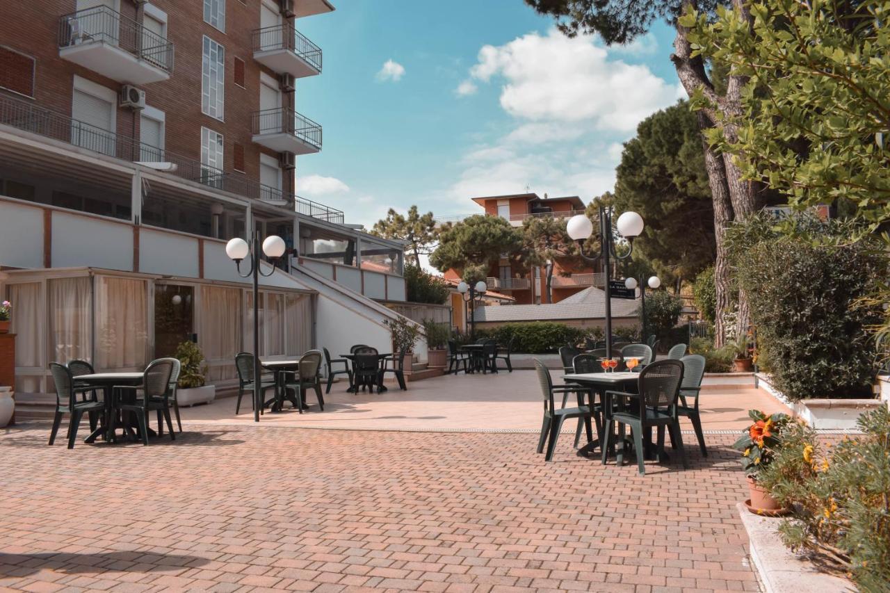 Hotel Zeus チェルヴィア エクステリア 写真